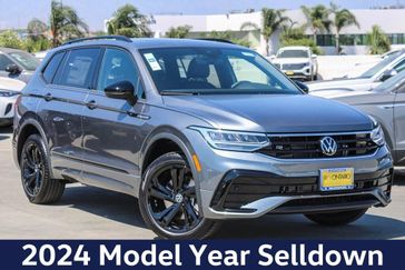 2024 Volkswagen Tiguan 2.0T SE R-Line Black