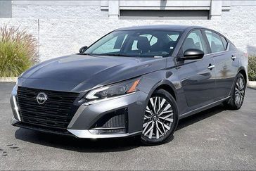 Used 2024 Nissan Altima 2.5 SV