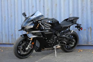 MATTE RAVEN BLACK