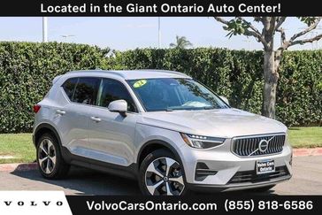 Used 2024 Volvo XC40 B5 Core