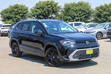 New 2025 Volkswagen Taos 1.5T SE