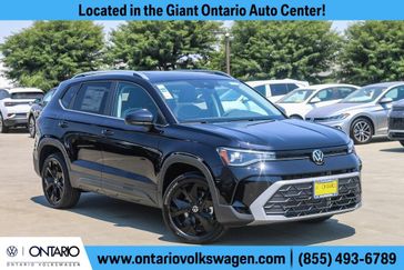 New 2025 Volkswagen Taos 1.5T SE