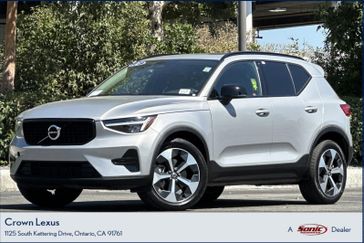 Used 2024 Volvo XC40 Core Dark Theme