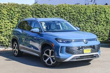 New 2025 Volkswagen Tiguan 2.0T SE