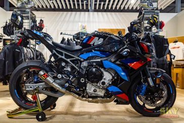 2025 BMW M 1000 R