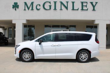 New 2027 Chrysler Pacifica Select