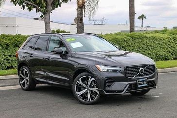 2022 Volvo XC60 Recharge Plug-In Hybrid T8 R-Design