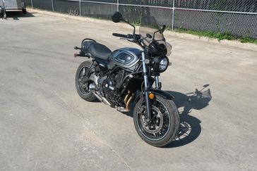 2023 Kawasaki Z650RS METALLIC MOONDUST GRAY AND EBONY 