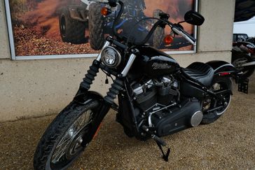 2019 HARLEY SOFTAIL STREET BOB BLACK 