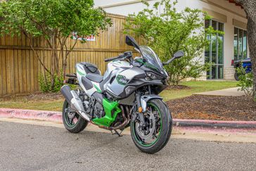 USED 2024 KAWASAKI NINJA 7 HYBRID ABS 