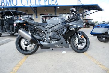 2025 SUZUKI GSXR600 in a BLACK exterior color. Family PowerSports (877) 886-1997 familypowersports.com 