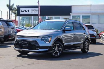 New 2025 Kia Niro SX