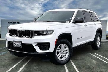 Used 2023 Jeep Grand Cherokee Laredo