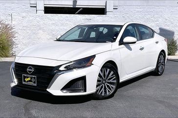Used 2023 Nissan Altima 2.5 SV