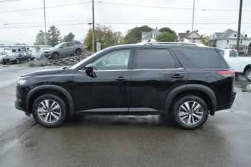 Used 2025 Nissan Pathfinder Sl