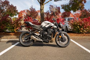 2025 Triumph STREET TRIPLE 765R 