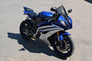 Used 2016 Yamaha YZFR6 BLUE AND SILVER 