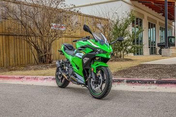USED 2025 KAWASAKI NINJA  500 