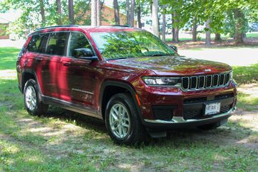 New 2025 Jeep Grand Cherokee L Laredo X 4x4