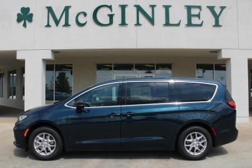 New 2025 Chrysler Pacifica Select