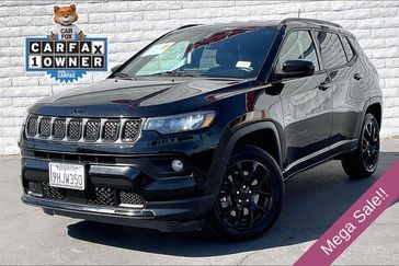 Used 2023 Jeep Compass Altitude