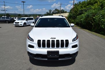 Used 2018 Jeep Cherokee Latitude