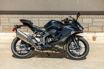 New 2025 Kawasaki NINJA ZX4R ABS METALLIC SPARK BLACK | Family