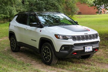 New 2025 Jeep Compass Trailhawk 4x4