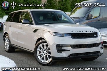 Used 2025 Land Rover Range Rover Sport SE