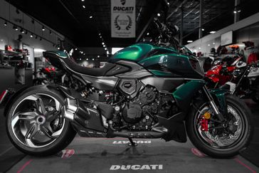 New 2024 Ducati Diavel V4 BENTLEY 
