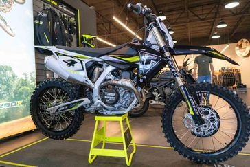 2025 Triumph TF450RC Edition 