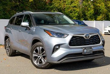 Used 2022 Toyota Highlander XLE