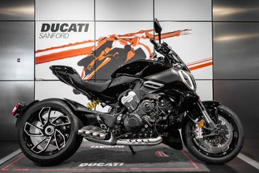 New 2025 Ducati Diavel V4 