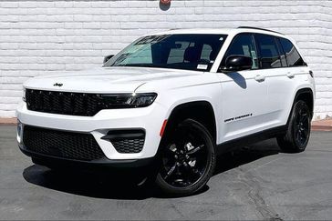 Used 2025 Jeep Grand Cherokee Altitude X