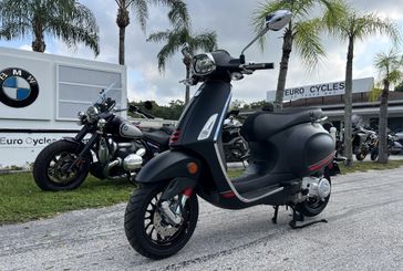 2022 Vespa Sprint in a BLACK exterior color. Euro Cycles of Tampa Bay 813-926-9937 eurocyclesoftampabay.com 