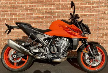 2024 KTM 990 Duke 