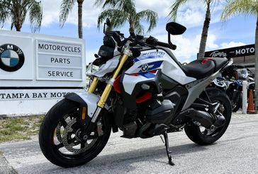2026 BMW R 1300 R