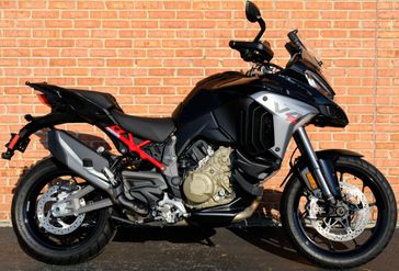 2025 Ducati Multistrada V4S Travel & Radar