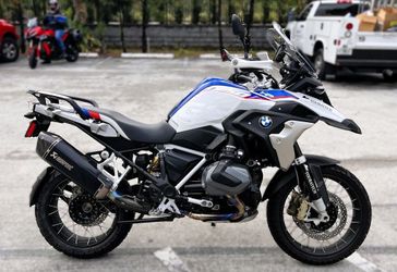 2020 BMW R 1250 GS in a R/W/B exterior color. Euro Cycles of Tampa Bay 813-926-9937 eurocyclesoftampabay.com 