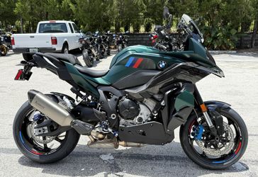 2026 BMW M 1000 XR