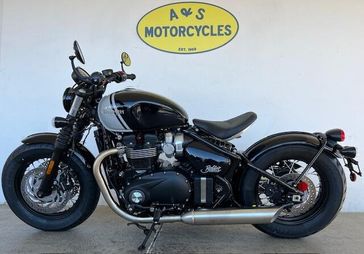 2025 Triumph BONNEVILLE BOBBER 
