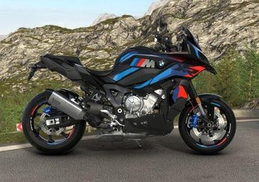 2025 BMW M 1000 XR 