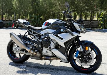 2026 BMW M 1000 R