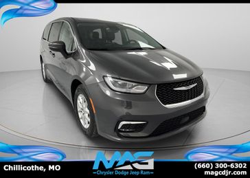 Used 2023 Chrysler Pacifica Touring L
