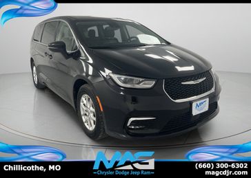 Used 2023 Chrysler Pacifica Touring L