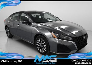 Used 2024 Nissan Altima 2.5 SV