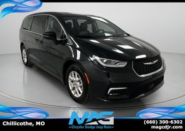 Used 2023 Chrysler Pacifica Touring L