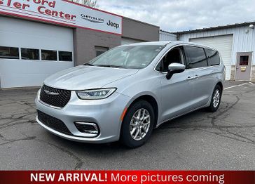 Used 2023 Chrysler Pacifica 