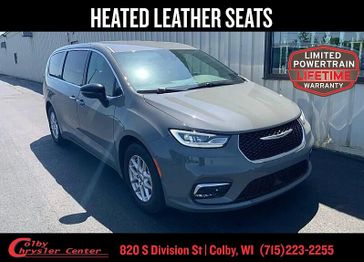 Used 2025 Chrysler Pacifica 