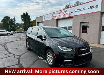 Used 2024 Chrysler Pacifica 